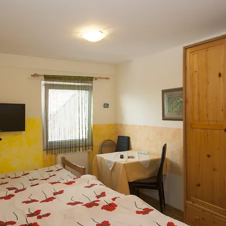 Celan 3* Spodnja Hajdina