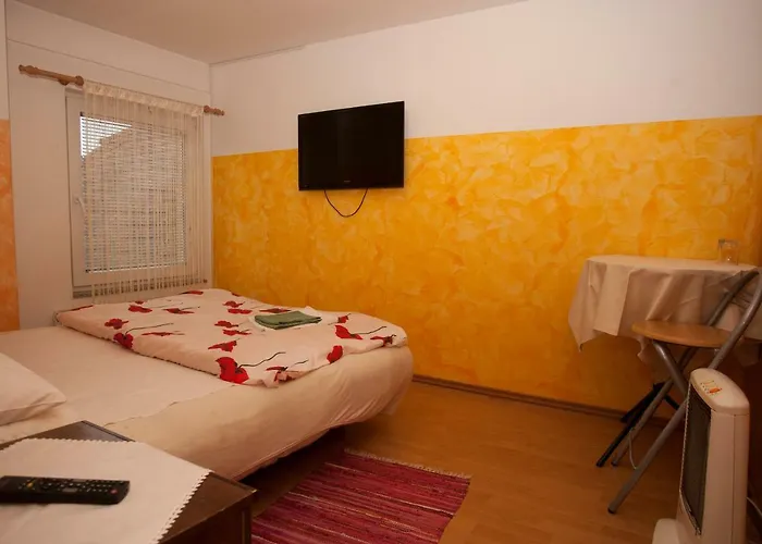Celan Guest house 3*